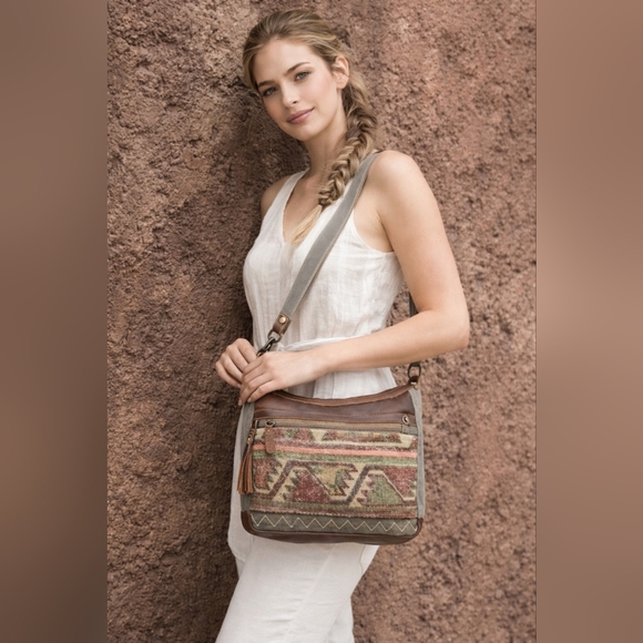 Nwt Myra Luana Leather & Upcycled Canvas Crossbody Bag Jacquard Boho-chic - Picture 2 of 11